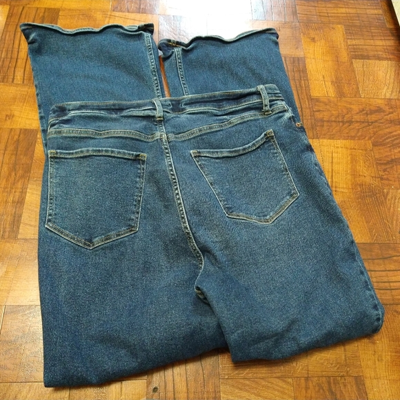 Old Navy High Rise Flare Leg Blue Jeans Size 14 Women's Secret Smooth Pockets - Picture 7 of 7